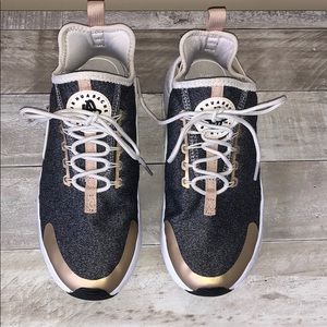 Nike Huarache Woman’s Size 7